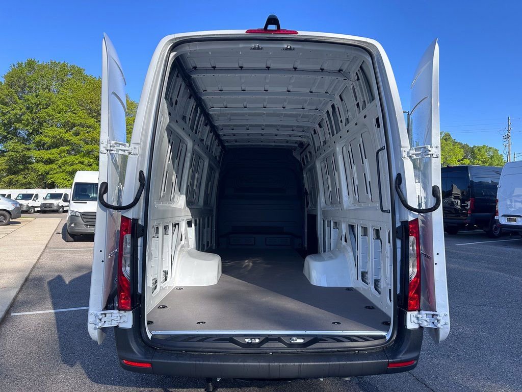 New 2025 Mercedes-Benz Sprinter 3500 image 23