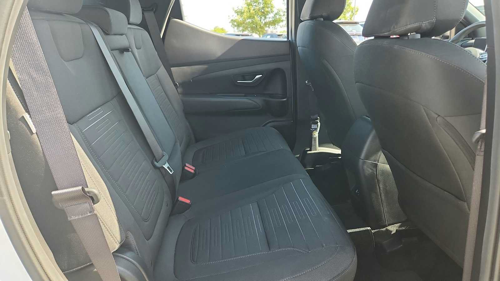 Used 2025 Hyundai Santa Cruz SE FWD image 42