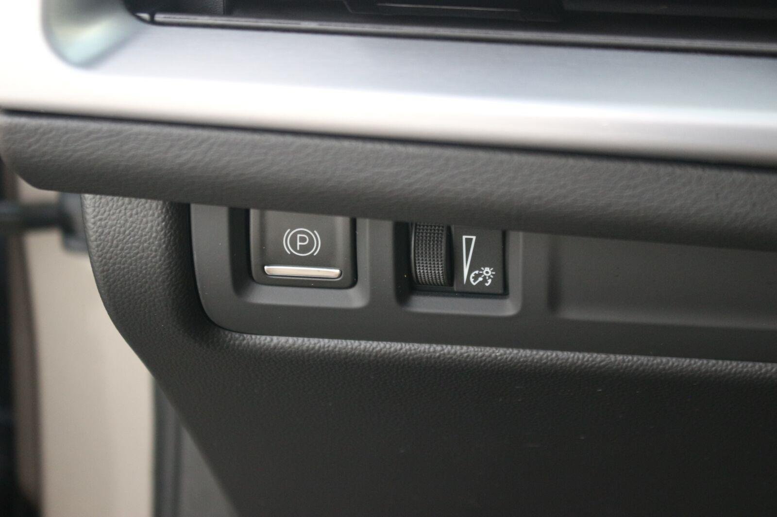 Used 2024 Cadillac XT4 Premium Luxury FWD image 30