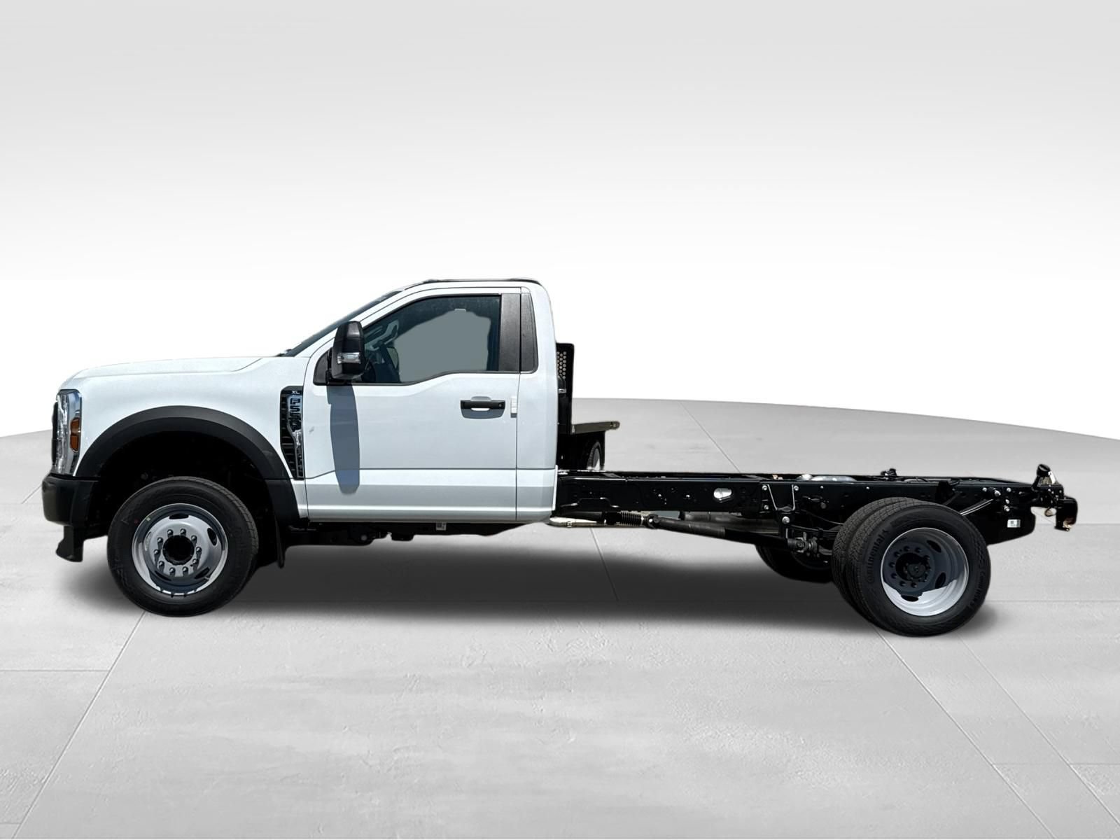 New 2026 Ford F550 2WD Regular Cab Super Duty image 7