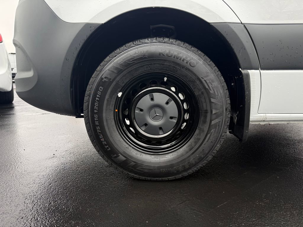 Used 2025 Mercedes-Benz Sprinter 2500 image 11