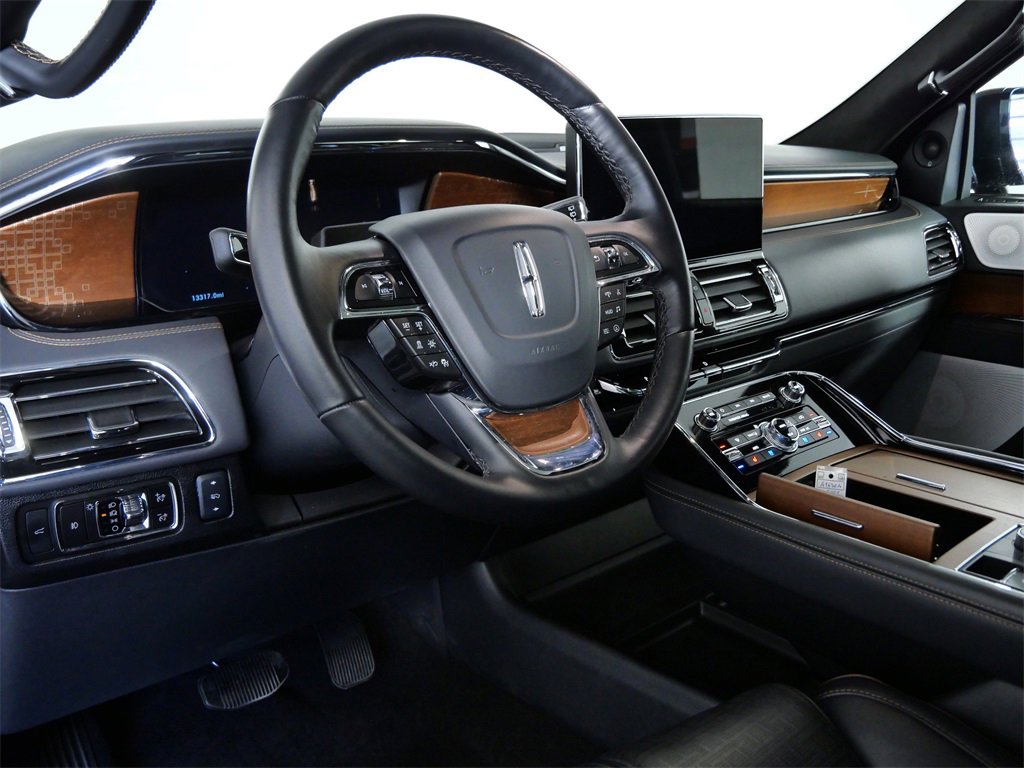 Certified 2024 Lincoln Navigator Black Label image 16