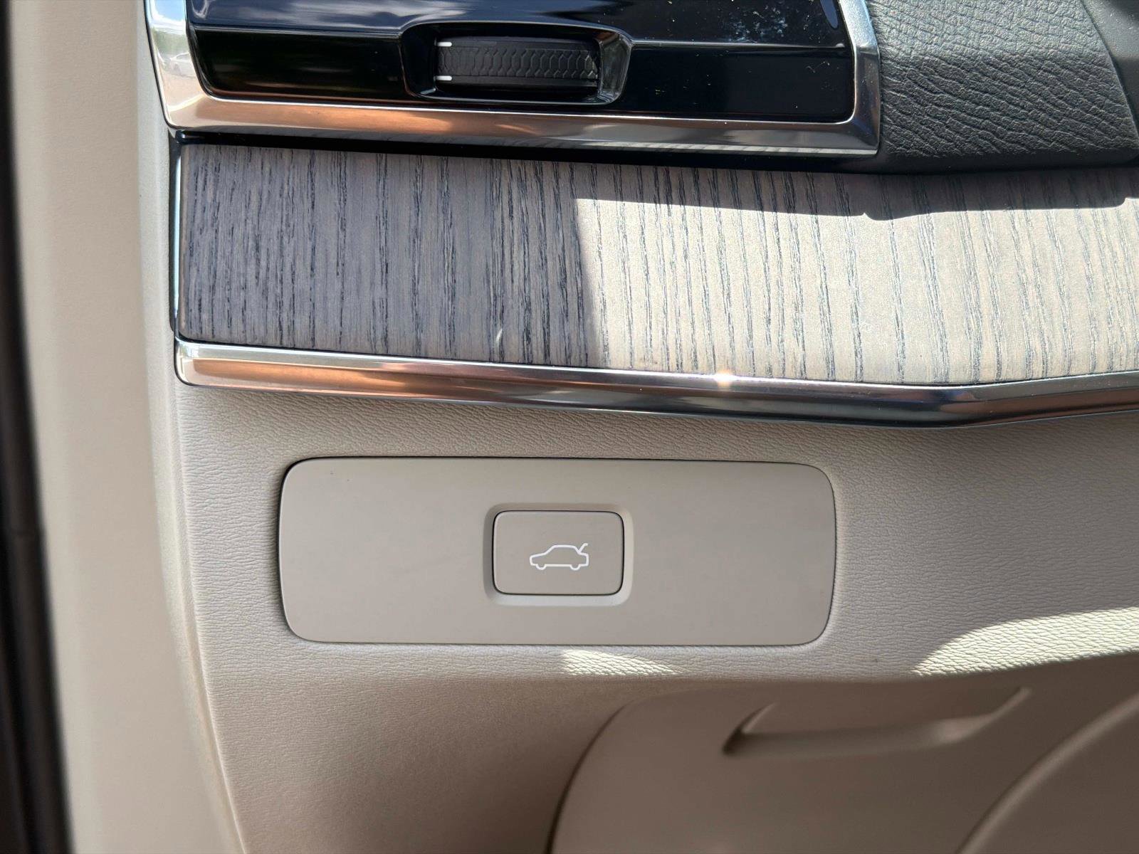 Certified 2023 Volvo XC90 B6 Plus AWD/4WD image 30