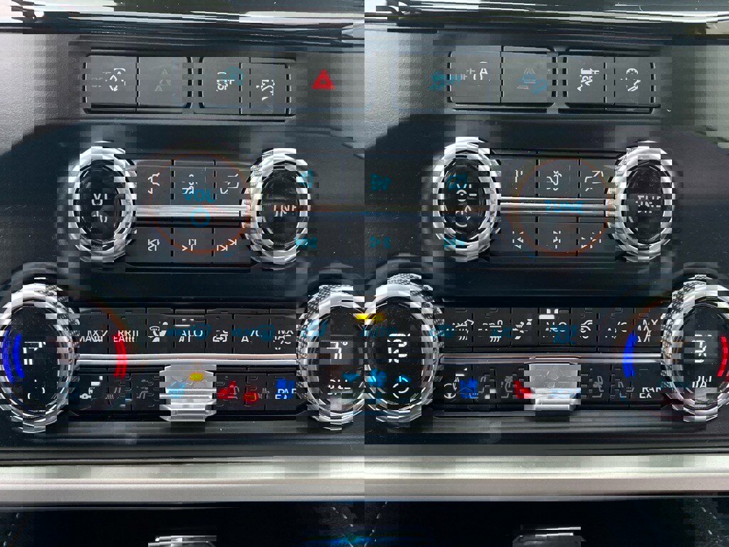 Used 2024 Ford Expedition XLT image 15