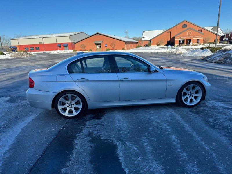 Used 2006 BMW 330i Sedan image 4