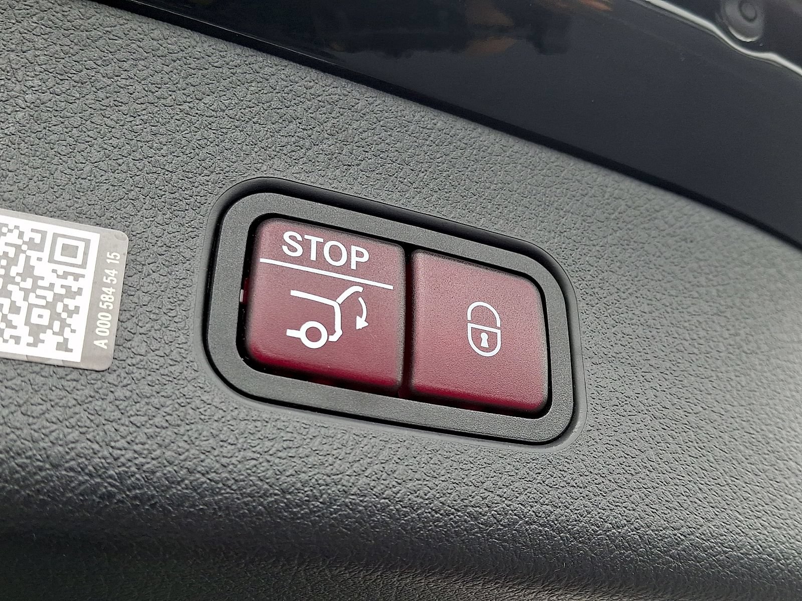 Used 2024 Mercedes-Benz GLC 300 4MATIC image 29