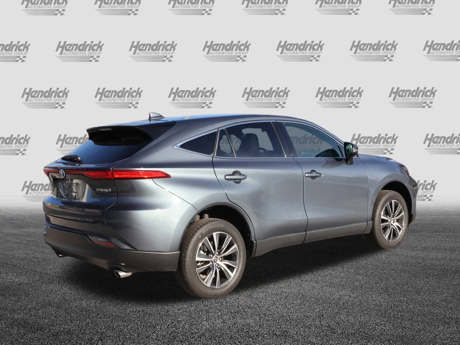 Used 2022 Toyota Venza LE image 9