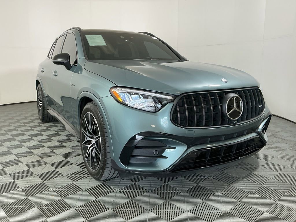 Used 2025 Mercedes-Benz GLC 43 AMG 4MATIC image 4