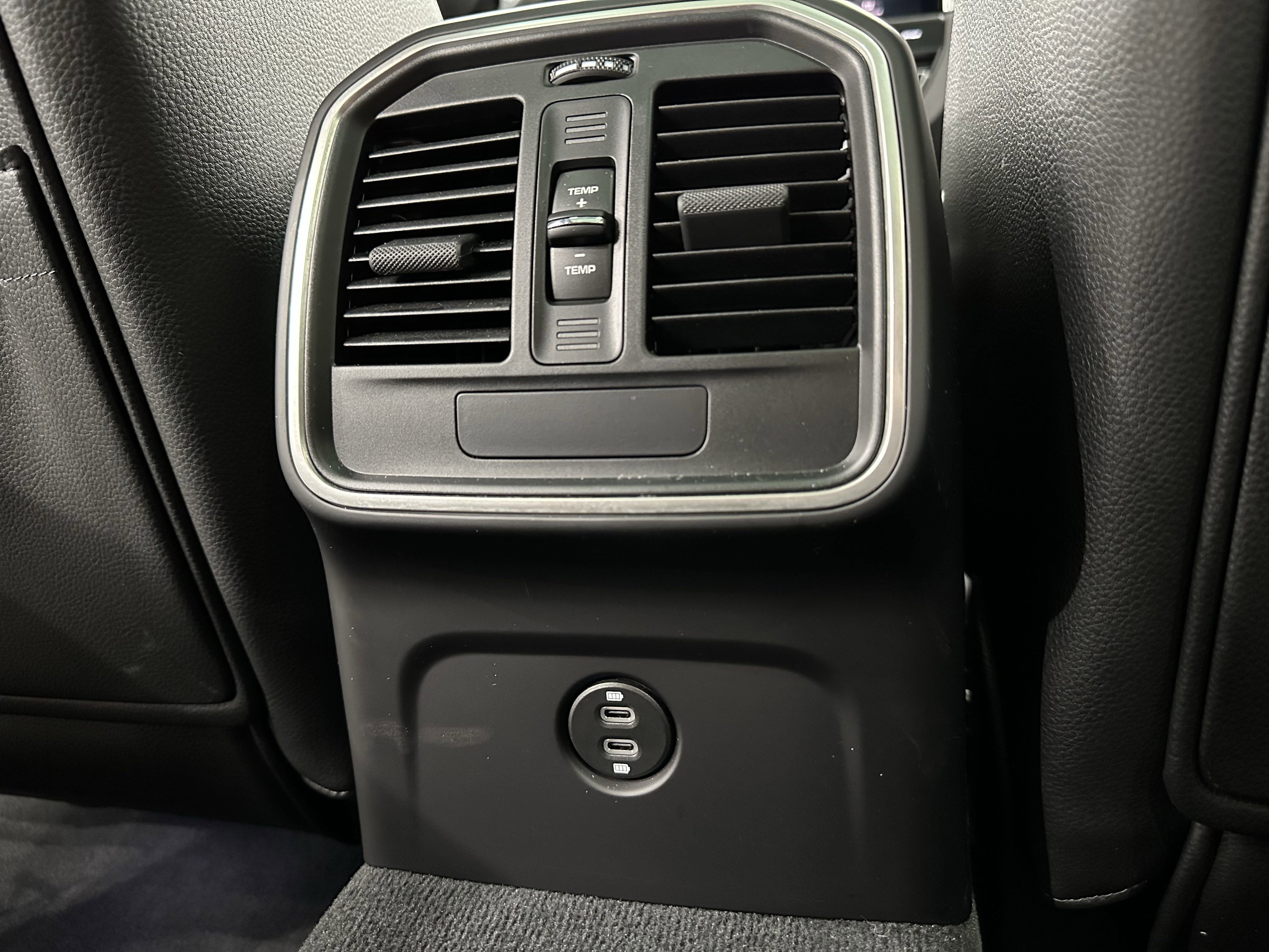 Certified 2024 Porsche Macan image 21