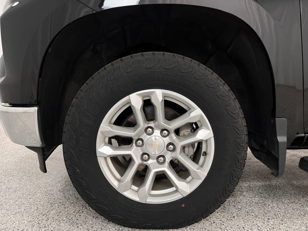 Used 2024 Chevrolet Silverado 1500 LT w/ Protection Package AWD/4WD image 28