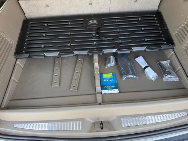 Used 2019 Chevrolet Suburban LT image 28