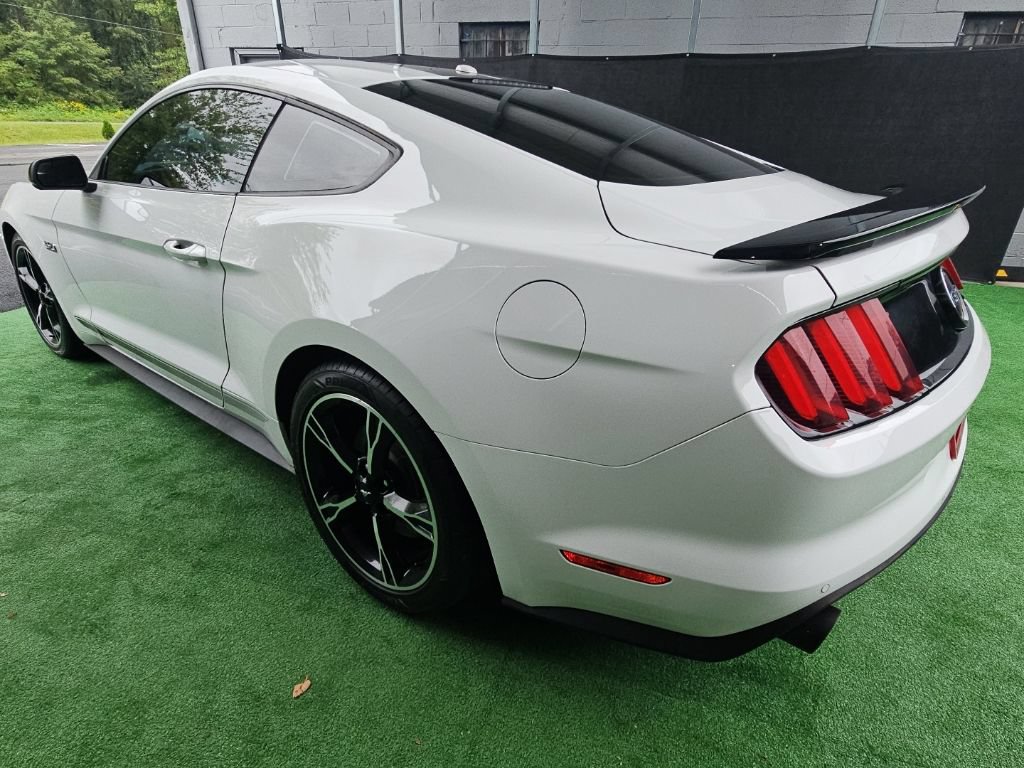 Used 2017 Ford Mustang GT Premium RWD image 5