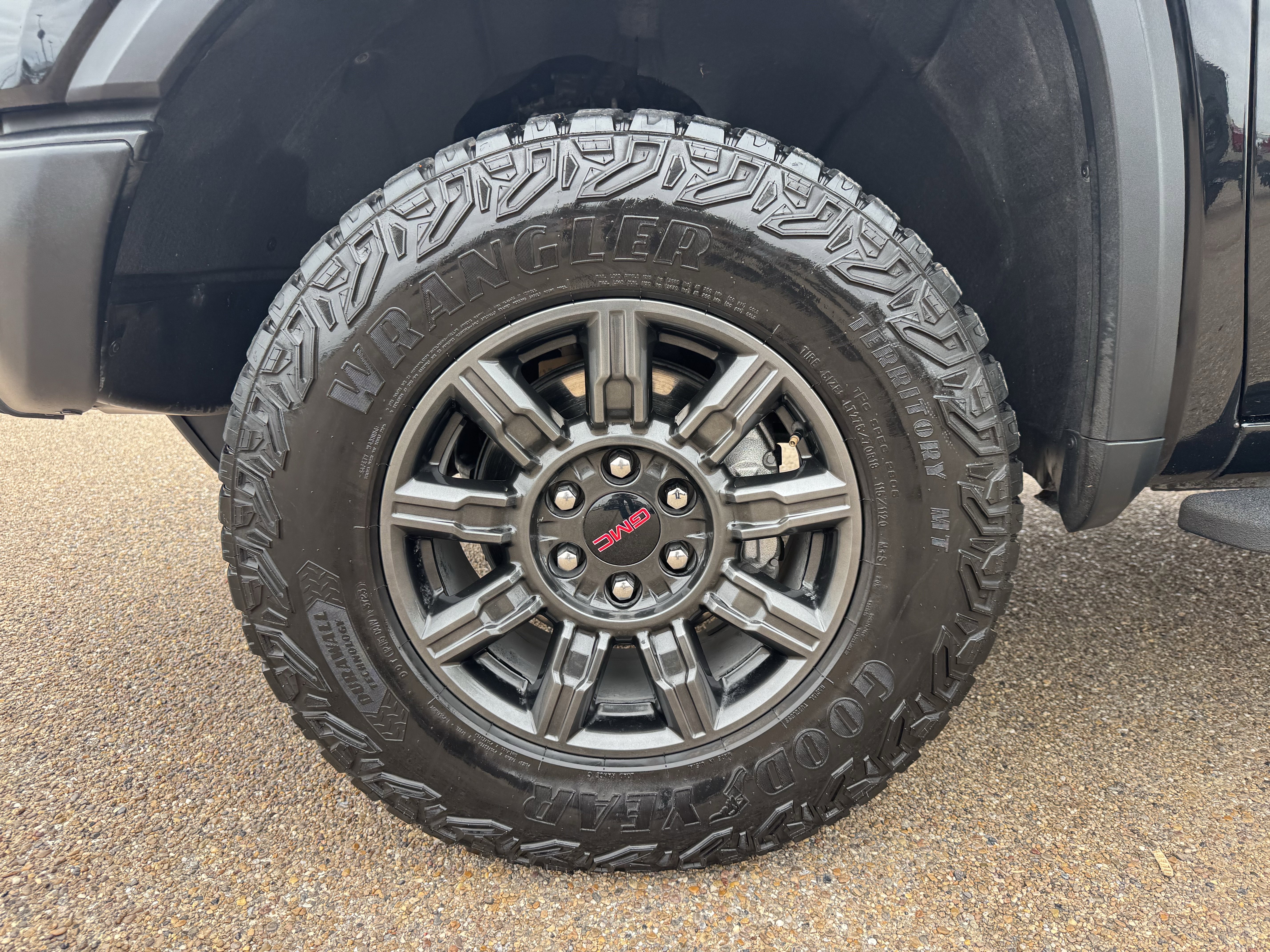 Used 2024 GMC Sierra 1500 AT4X image 7