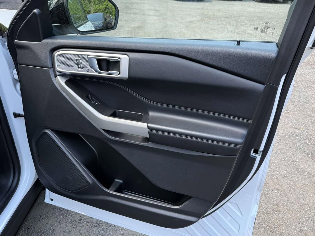 Used 2022 Ford Explorer Limited RWD image 7