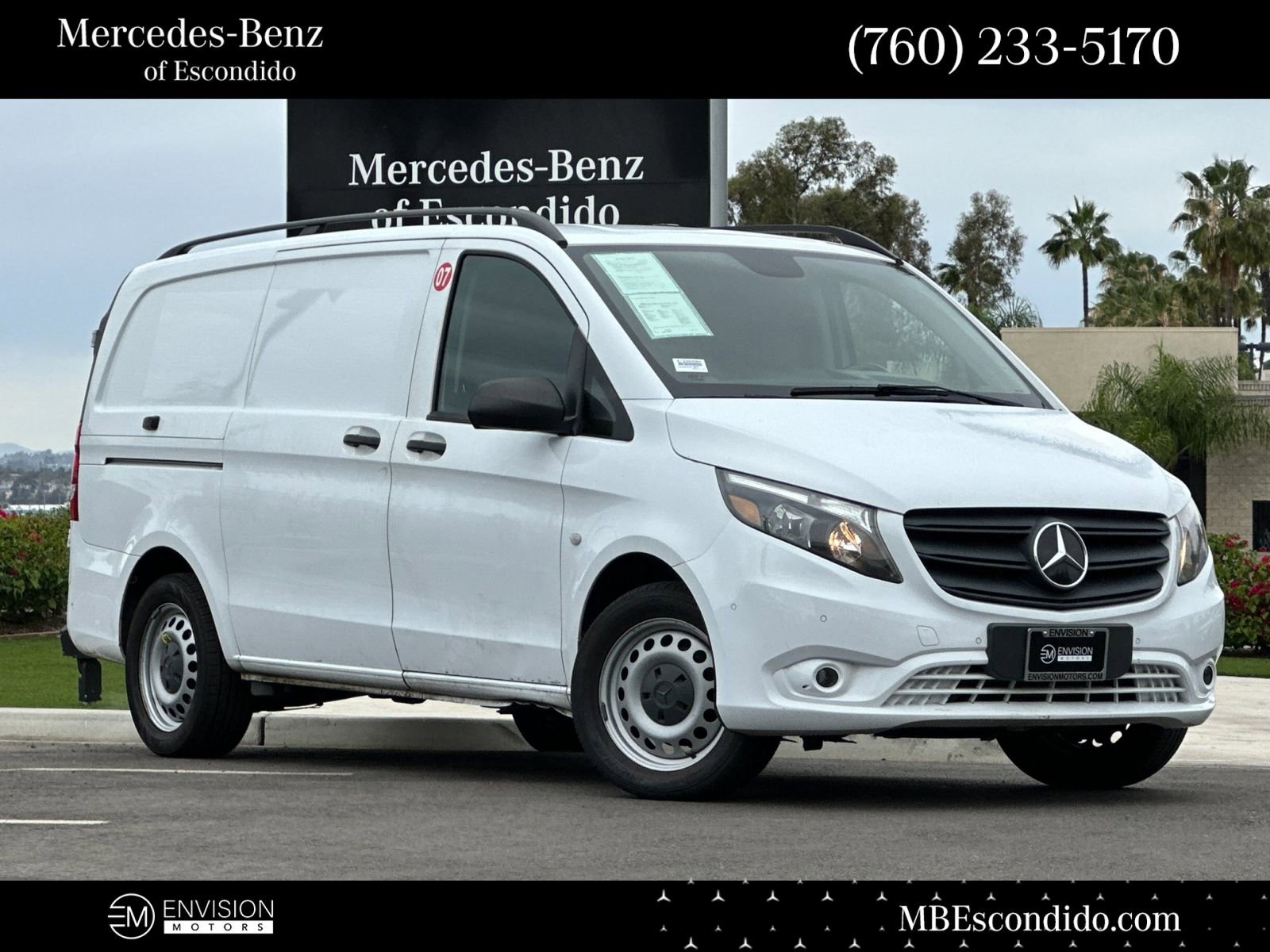 Used 2022 Mercedes-Benz Metris image 1