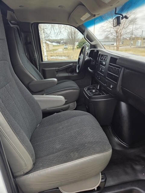 Used 2021 GMC Savana 2500 w/ Driver Convenience Package image 5