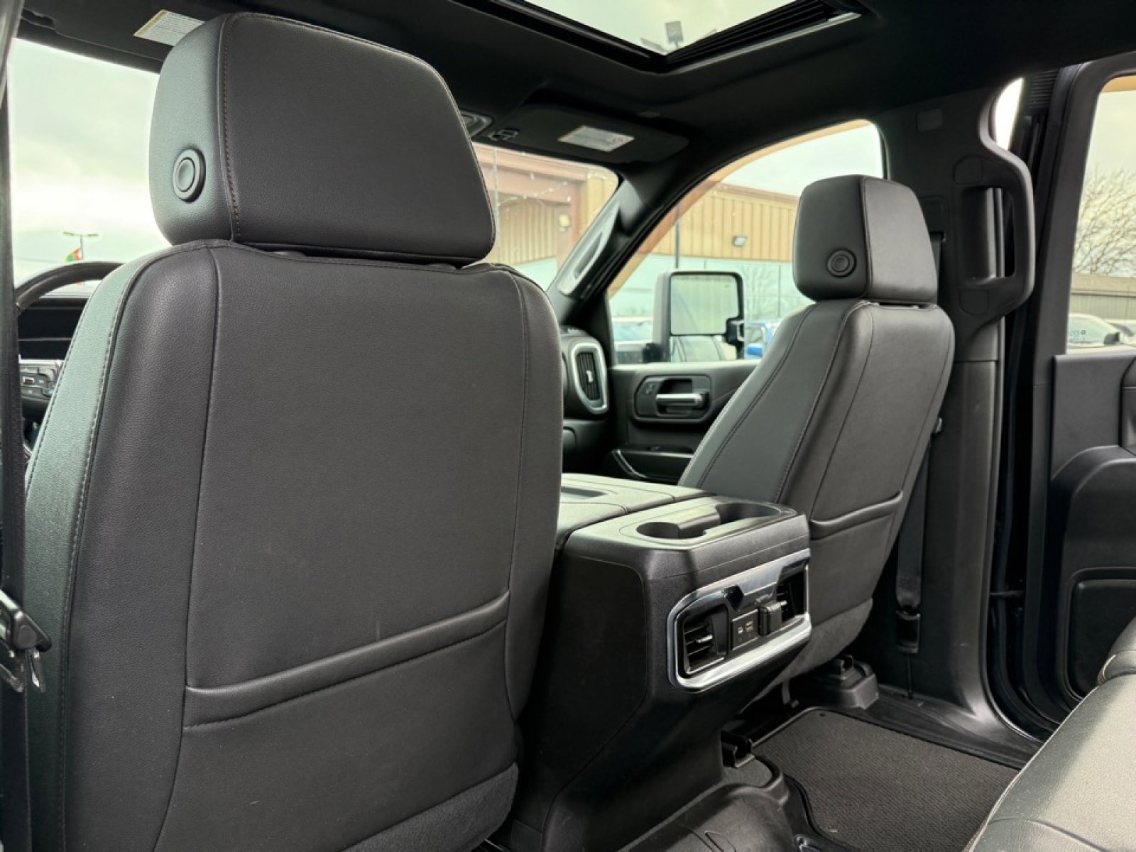 Used 2022 GMC Sierra 2500 AT4 w/ AT4 Preferred Package image 18