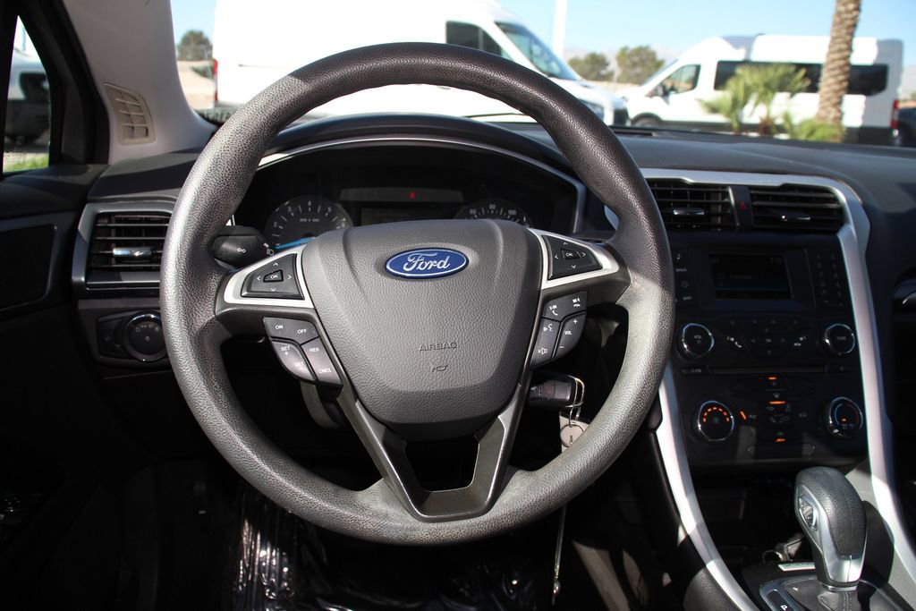 Used 2016 Ford Fusion SE image 14