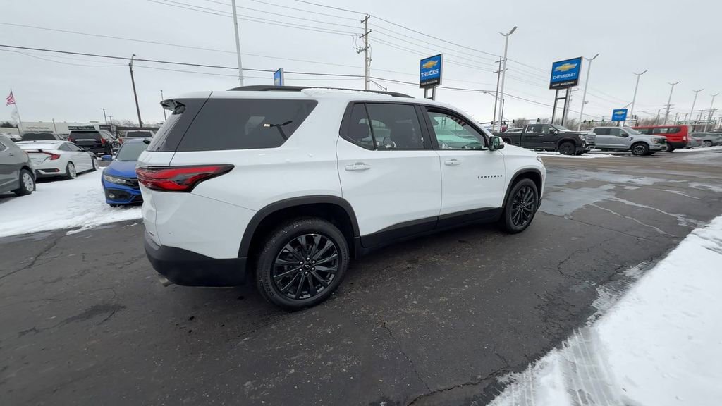 Used 2023 Chevrolet Traverse RS image 8