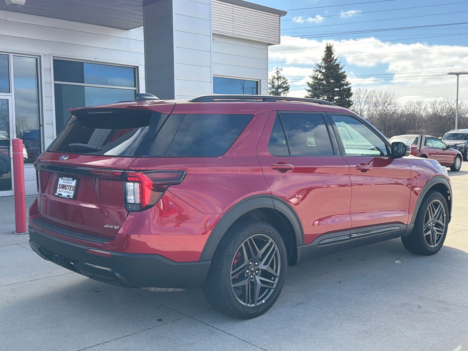 Used 2025 Ford Explorer ST-Line w/ ST-Line Street Pack image 7