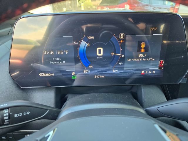 Used 2025 Chevrolet Equinox EV RS w/ Convenience Package II AWD/4WD image 23