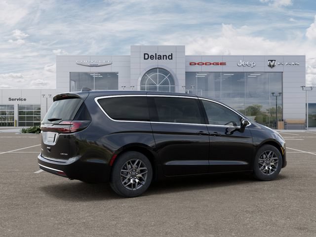 New 2027 Chrysler Pacifica Limited FWD image 6