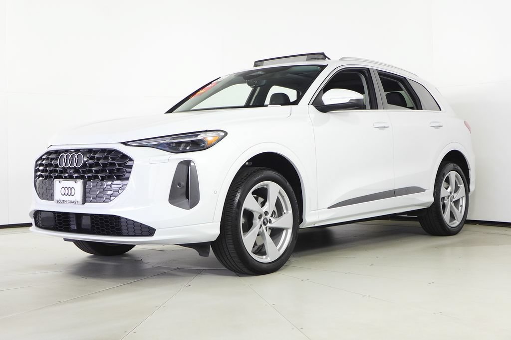 Used 2025 Audi Q5 Premium Plus w/ Premium Plus AWD/4WD image 2