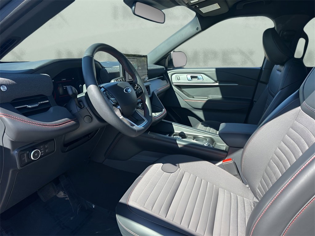 Used 2025 Ford Explorer ST-Line w/ Premium Package image 9