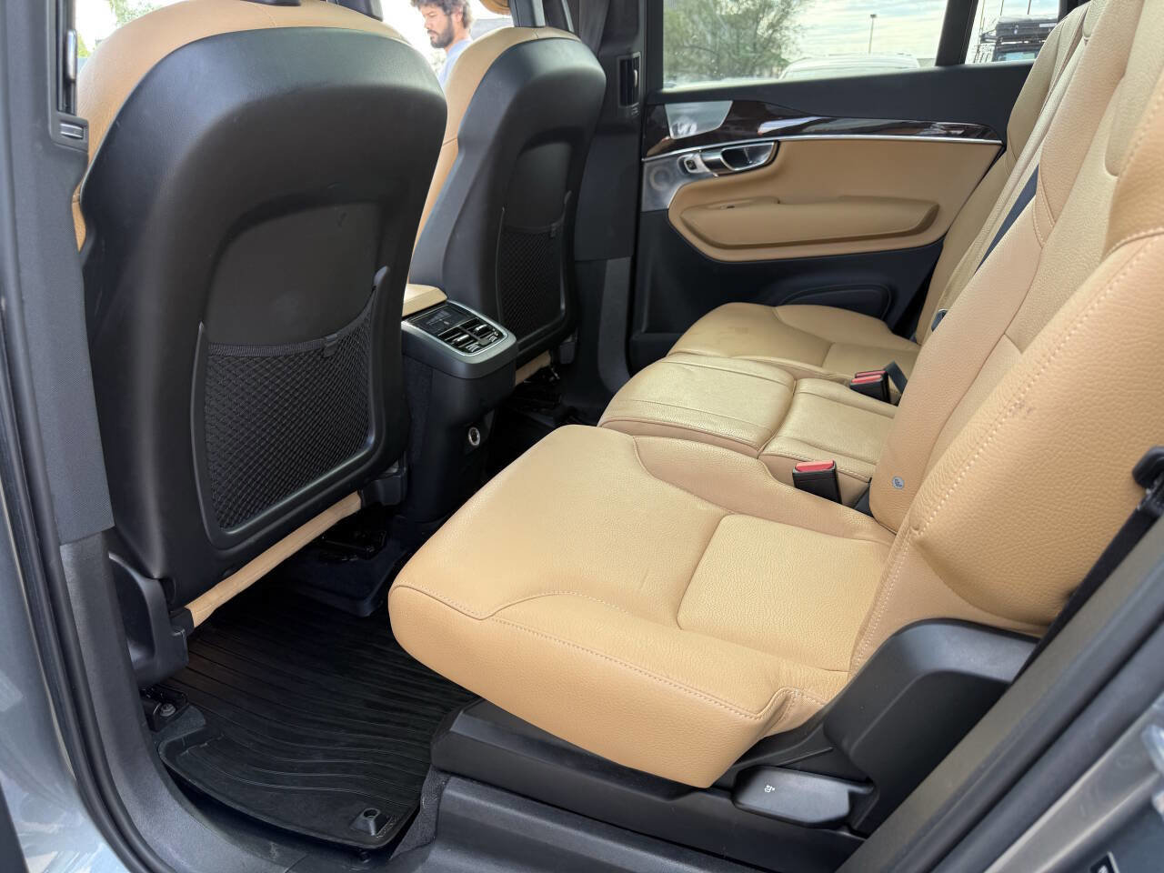 Used 2018 Volvo XC90 T6 Momentum w/ Convenience Package image 12