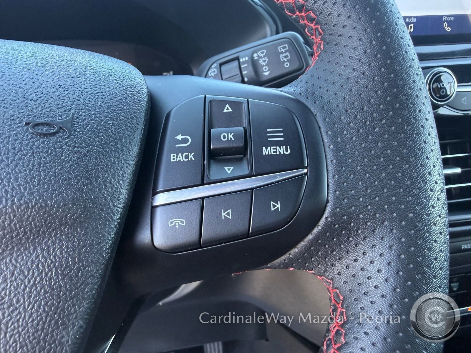 Used 2025 Ford Escape ST-Line Select AWD/4WD image 18