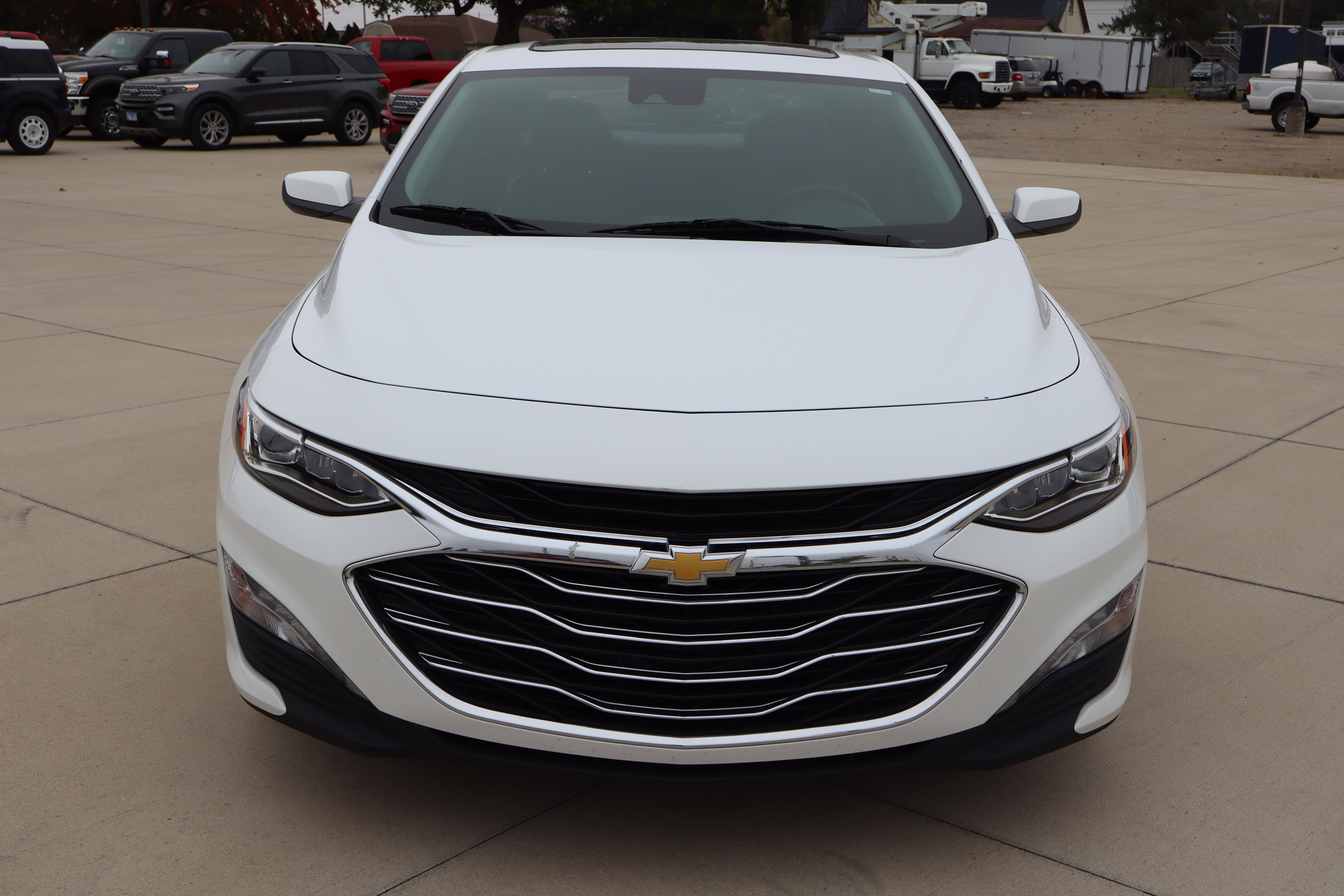 Used 2024 Chevrolet Malibu LT image 3
