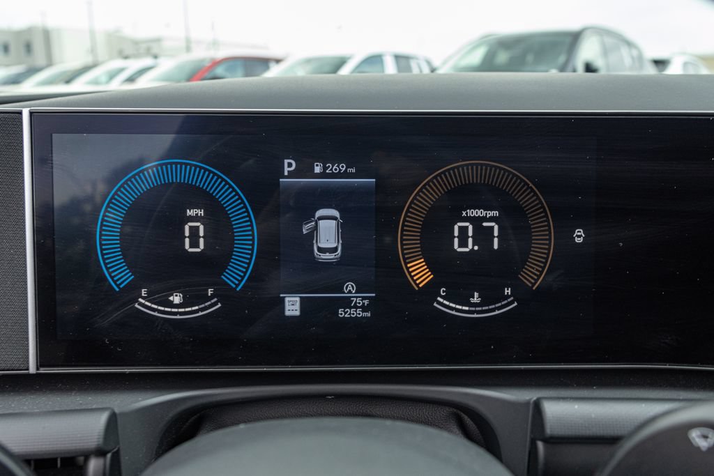 Certified 2026 Hyundai Tucson SE FWD image 25
