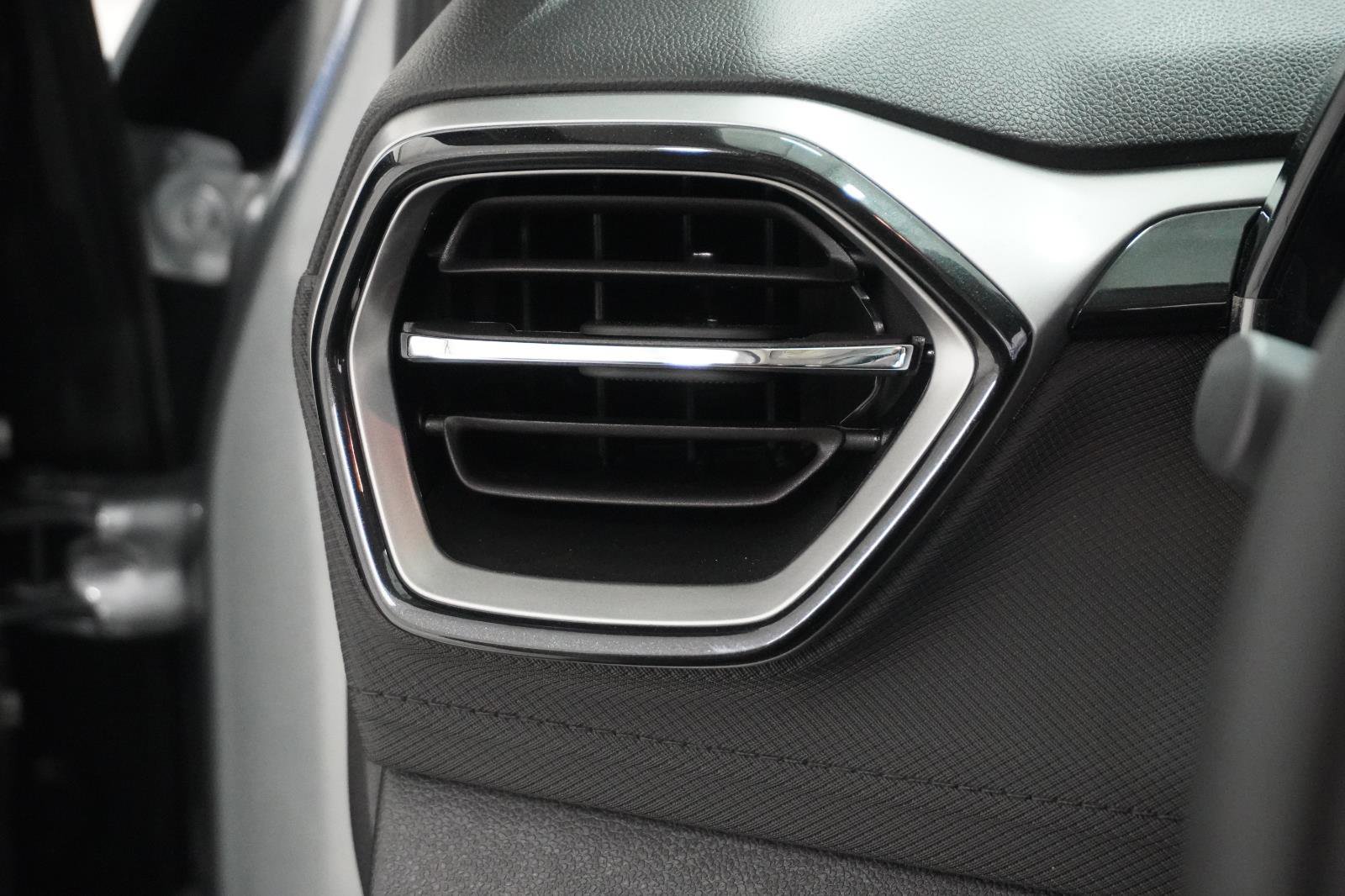 Used 2026 Chevrolet TrailBlazer LT w/ LT Cold Weather Package image 19