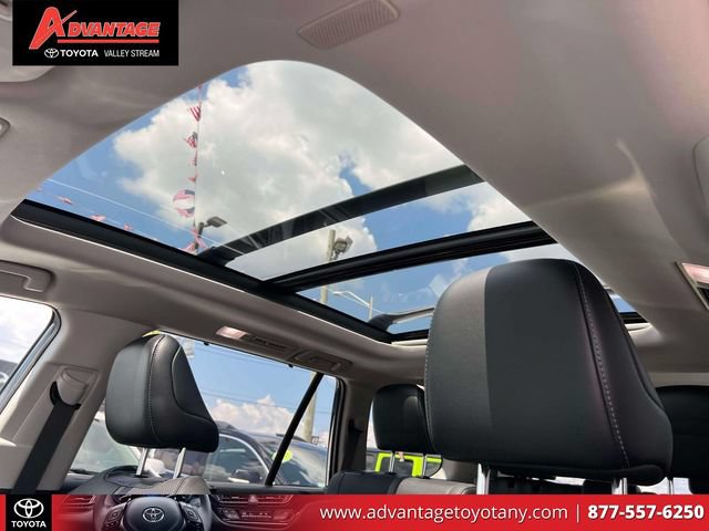 Used 2024 Toyota Grand Highlander AWD image 23