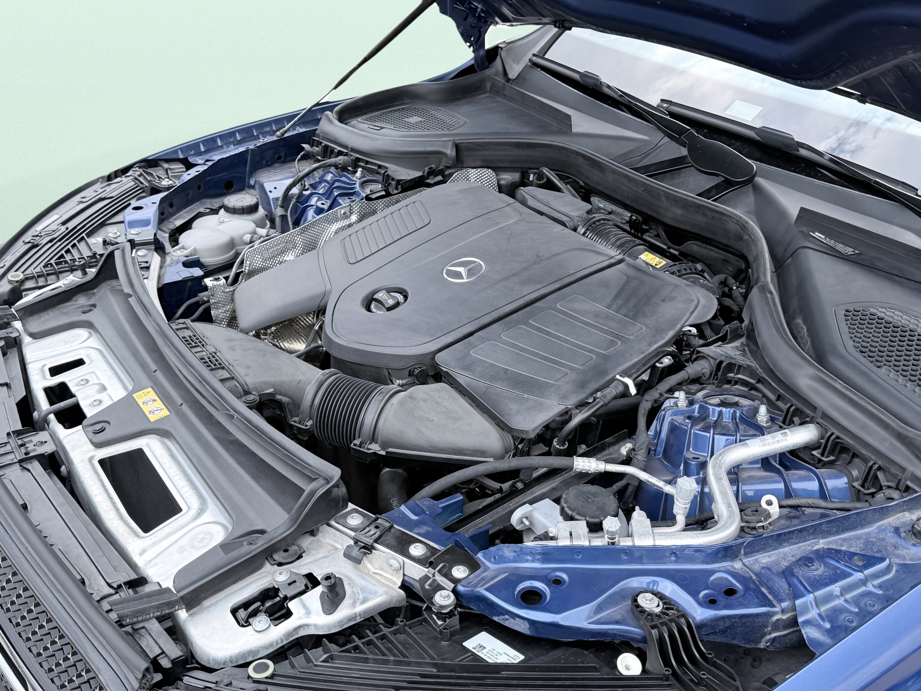 Used 2024 Mercedes-Benz GLC 300 4MATIC w/ AMG Line image 23