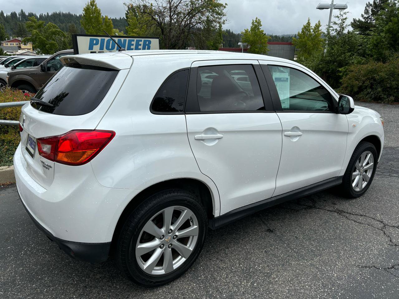 Used 2015 Mitsubishi Outlander Sport ES FWD image 3