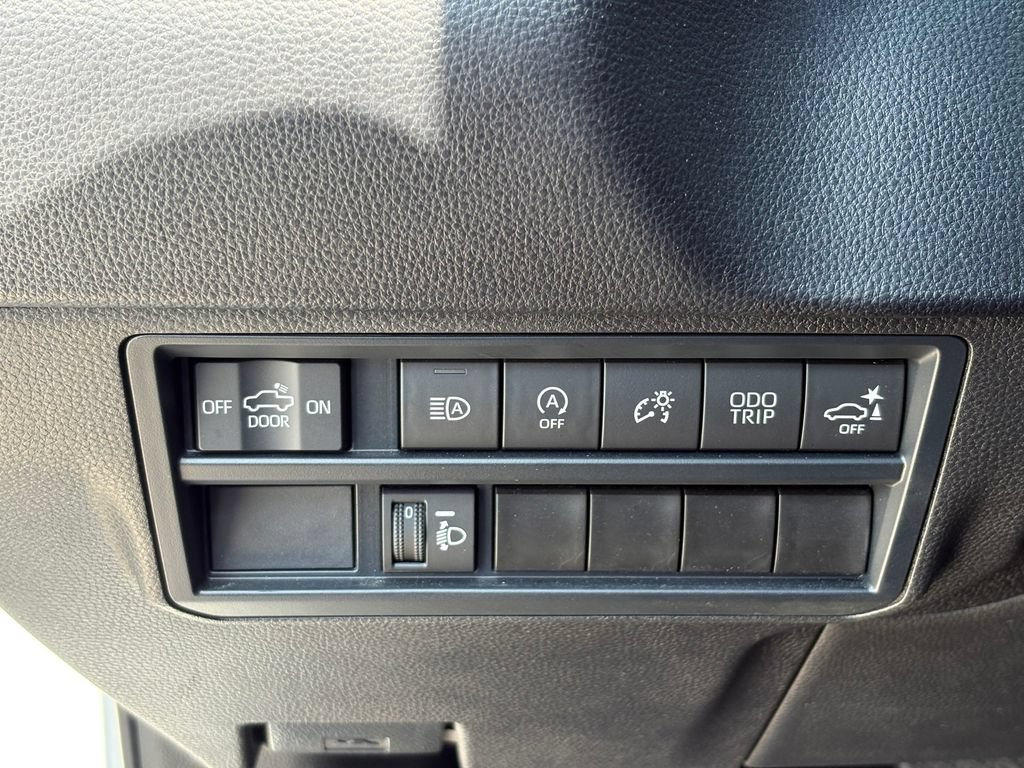 Used 2025 Toyota Tundra SR5 w/ SR5 Convenience Package AWD/4WD image 21