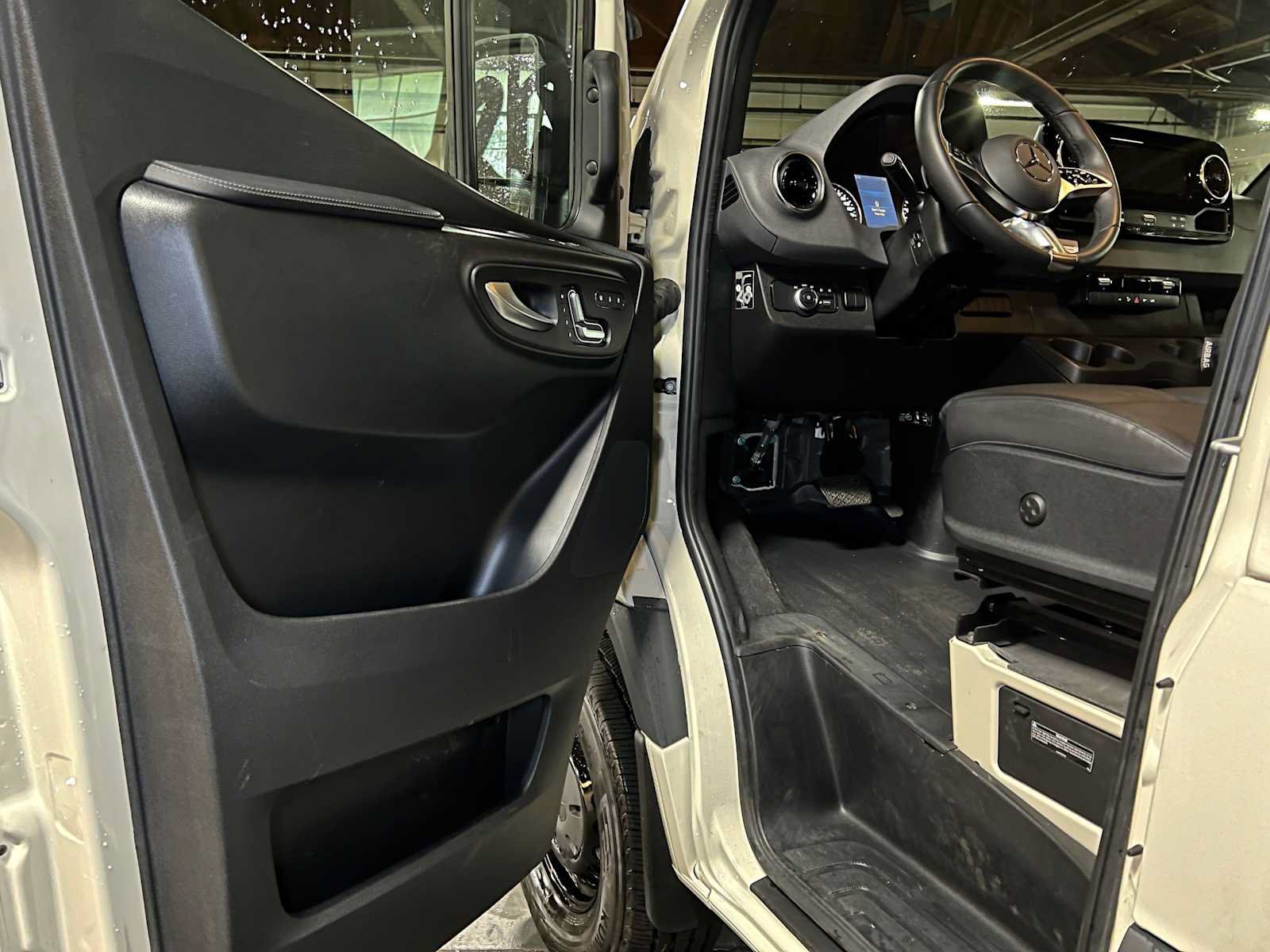Used 2026 Mercedes-Benz Sprinter 2500 image 22