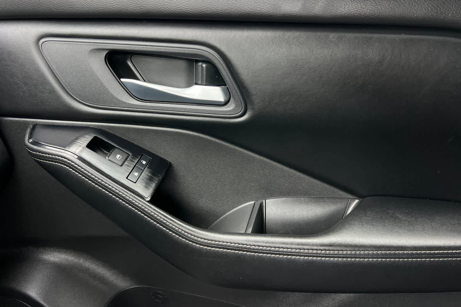 Used 2025 Nissan Rogue SV FWD image 20