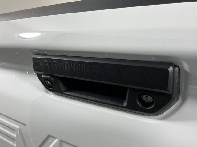 Used 2024 Chevrolet Colorado LT w/ LT Convenience Package III AWD/4WD image 8