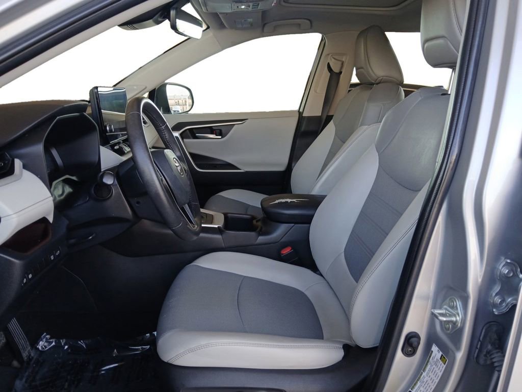 Used 2023 Toyota RAV4 Limited AWD/4WD image 9