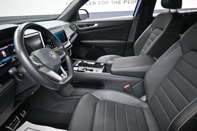 Used 2024 Volkswagen Atlas Cross Sport SEL R-Line AWD/4WD image 16