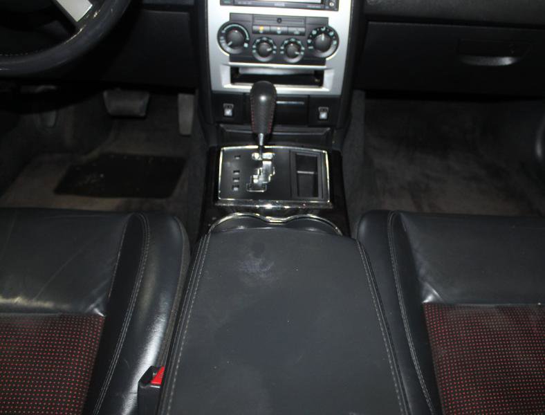 Used 2010 Chrysler 300 S image 29