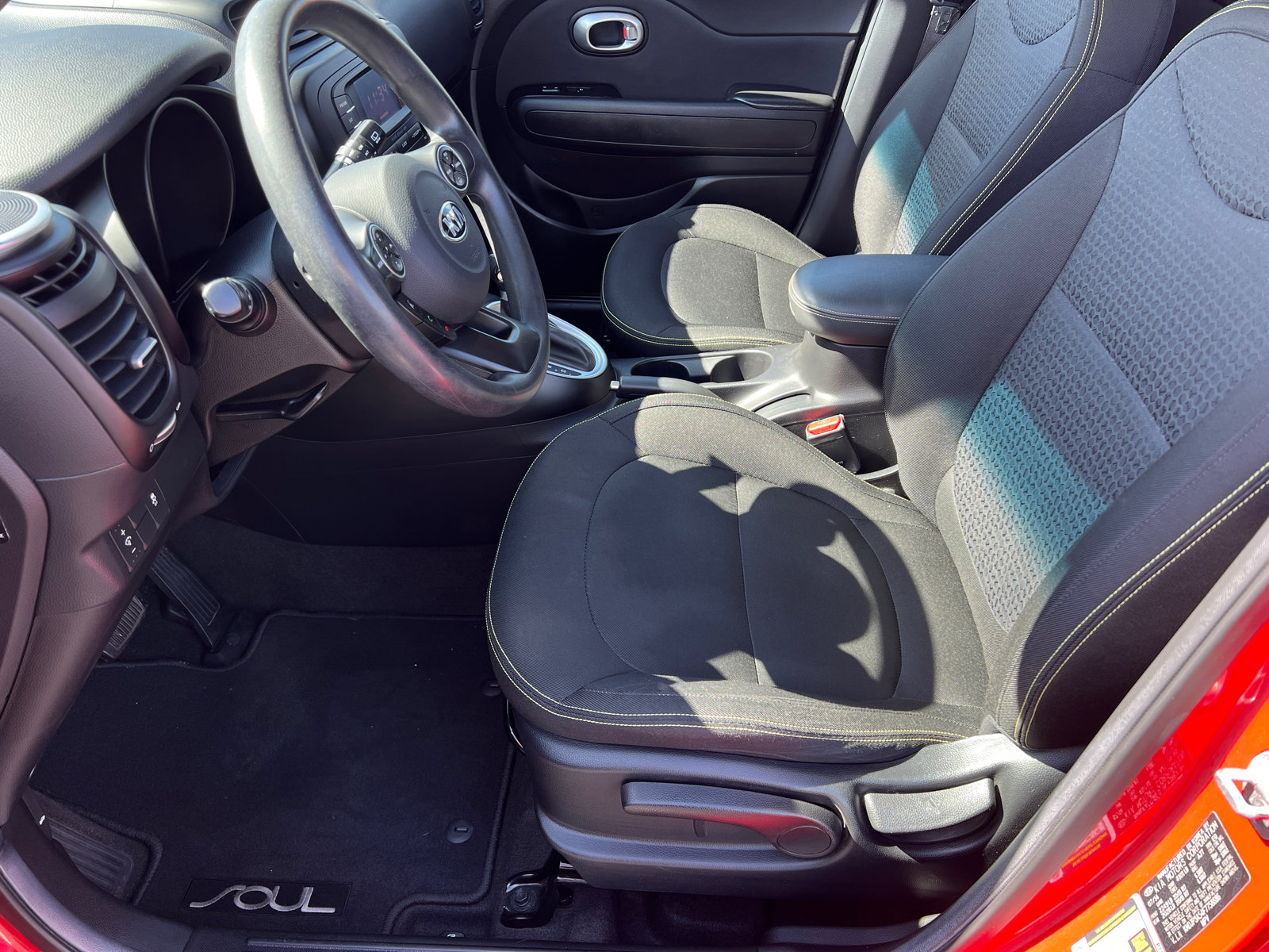 Used 2015 Kia Soul + FWD image 23