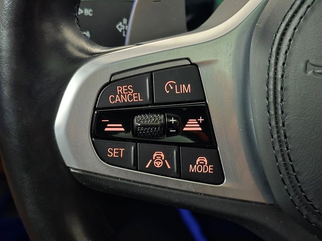 Used 2021 BMW M550i xDrive w/ Executive Package image 35