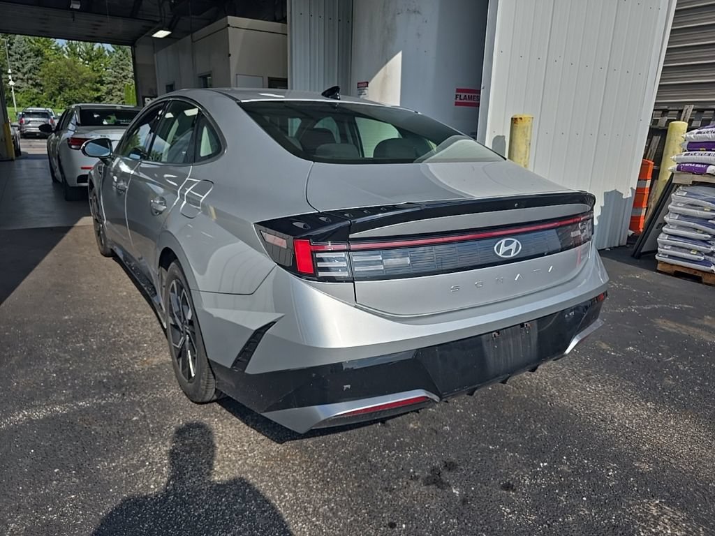 Used 2025 Hyundai Sonata SEL FWD image 3