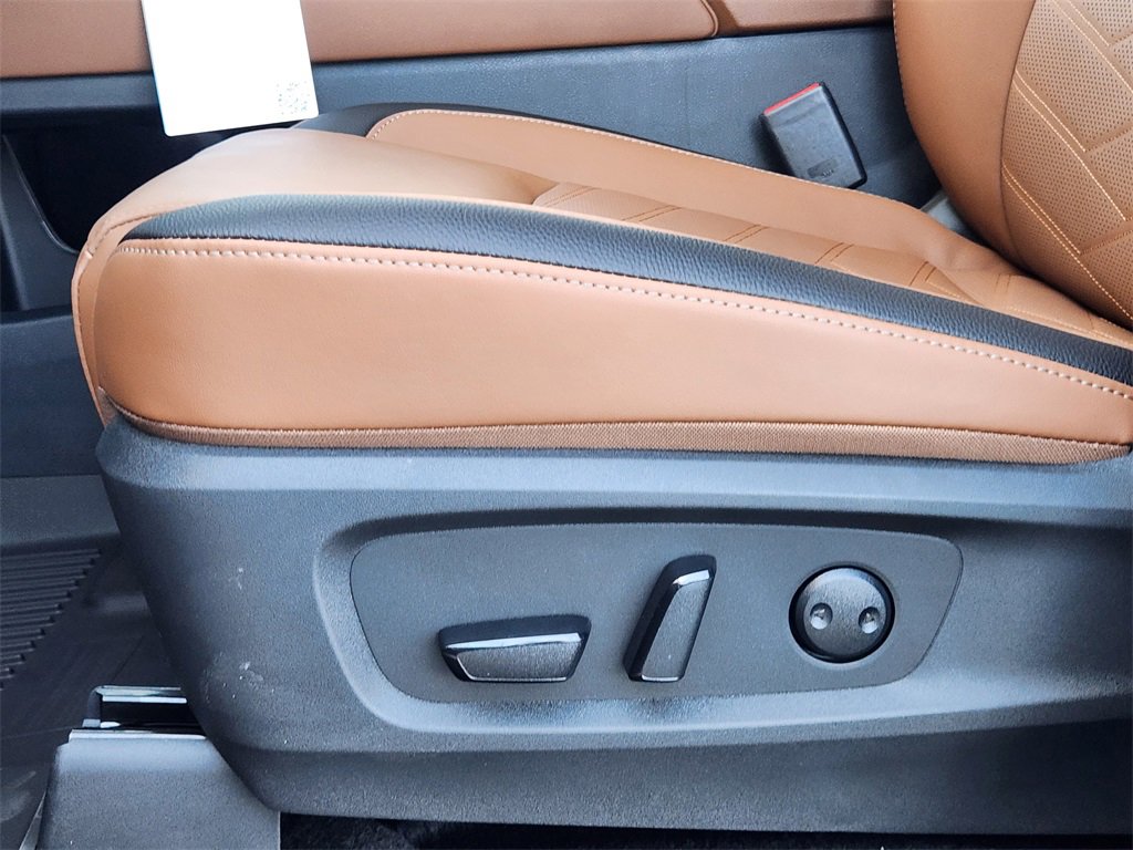 New 2025 Nissan Pathfinder Platinum image 18