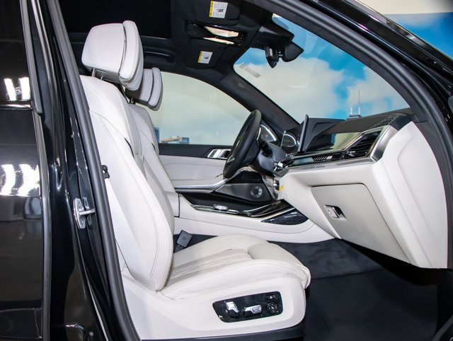 New 2026 BMW X7 M60i image 21