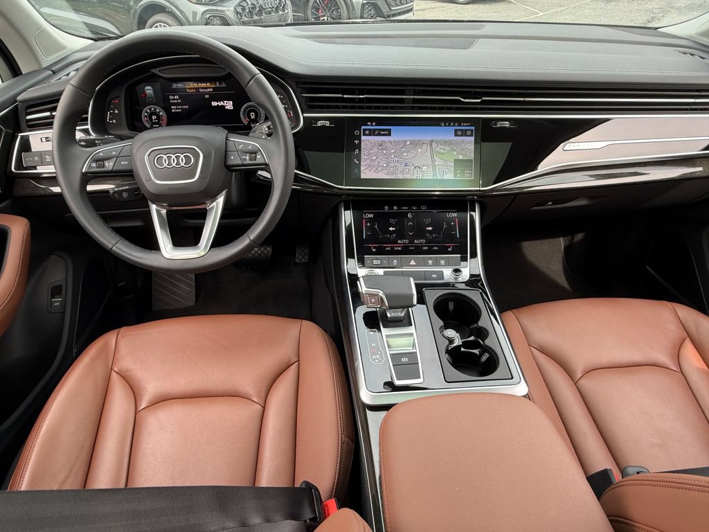 Used 2023 Audi Q7 2.0T Premium Plus w/ Premium Plus Package AWD/4WD image 2