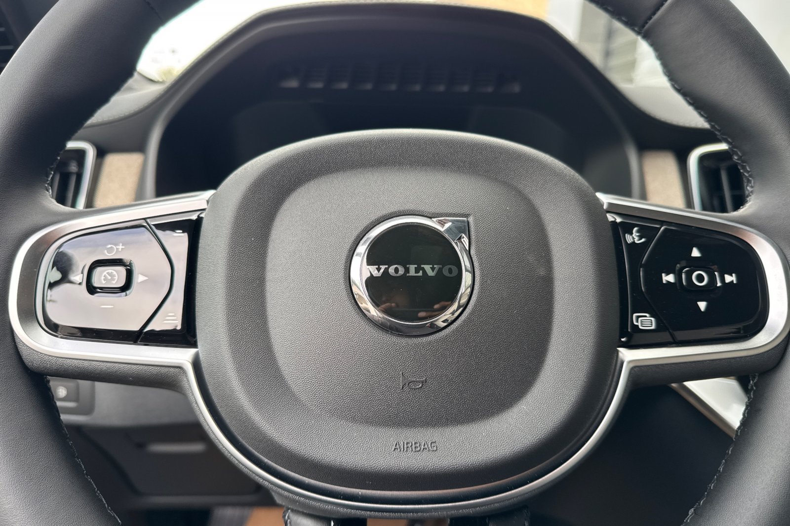 New 2026 Volvo XC90 T8 Plus w/ Protection Package AWD/4WD image 28